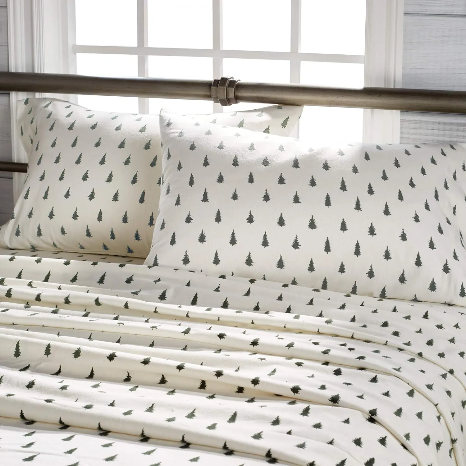 G.H. Bass Spruce Trees 100% Cotton Flannel Sheet Set, Flat, Fitted, 2 Pillowcases, Queen, Forest Green