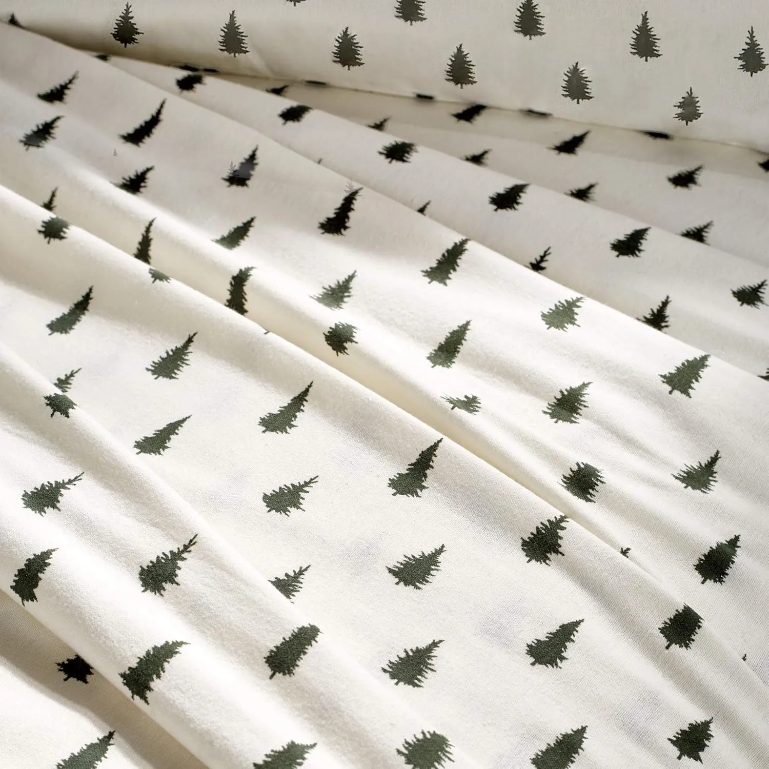 G.H. Bass Spruce Trees 100% Cotton Flannel Sheet Set, Flat, Fitted, 2 Pillowcases, Queen, Forest Green