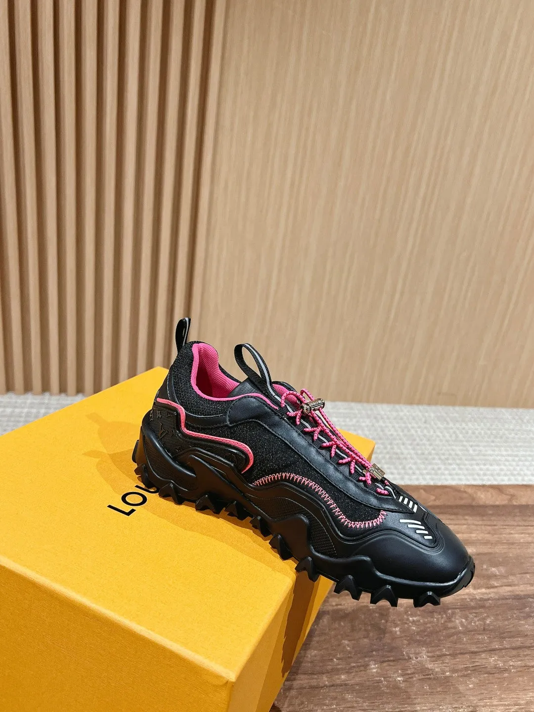 Mix Sneaker Vuitton Pink Black Cowhide Louis Real-time tracking Rush Premium customer care