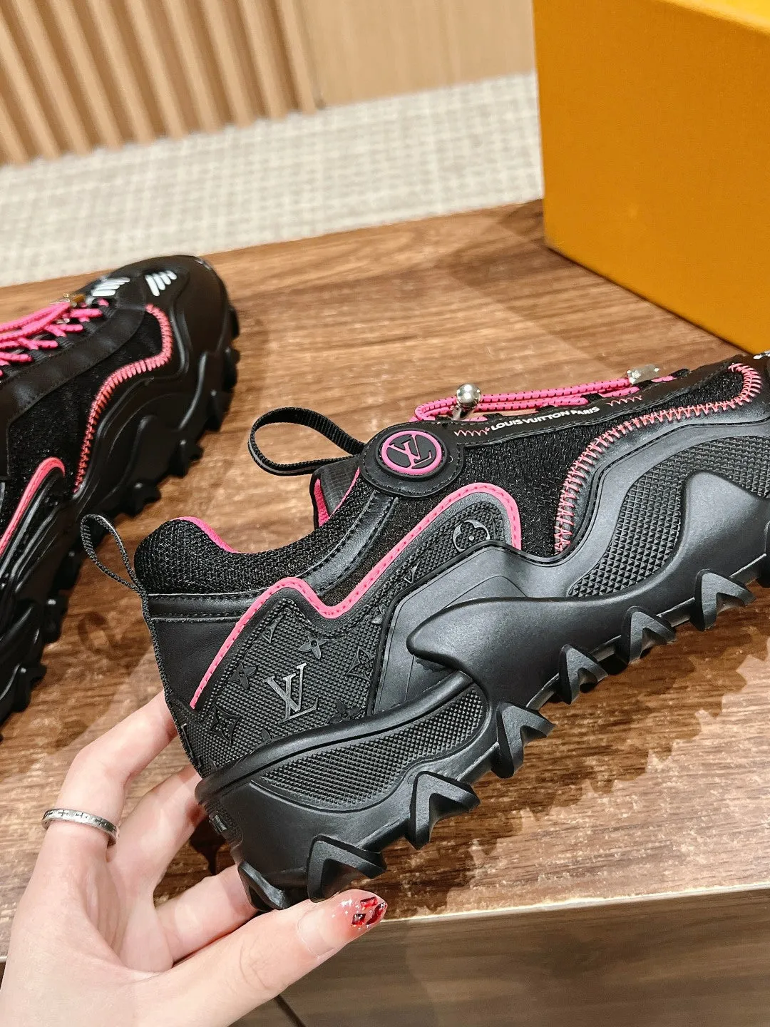 Mix Sneaker Vuitton Pink Black Cowhide Louis Real-time tracking Rush Premium customer care