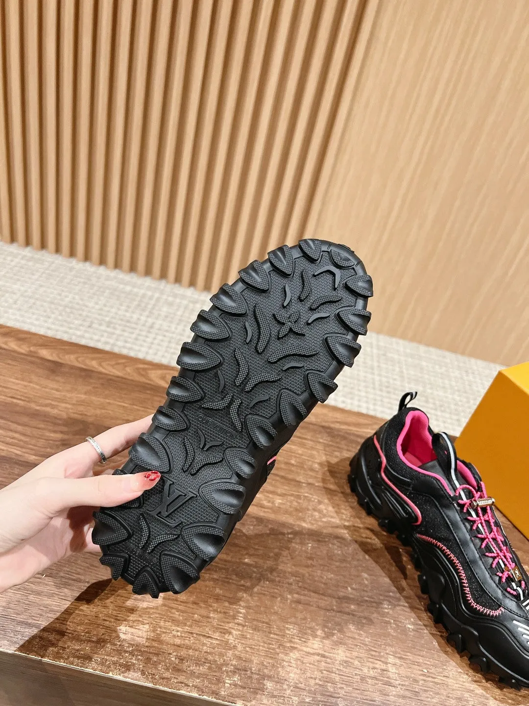 Mix Sneaker Vuitton Pink Black Cowhide Louis Real-time tracking Rush Premium customer care