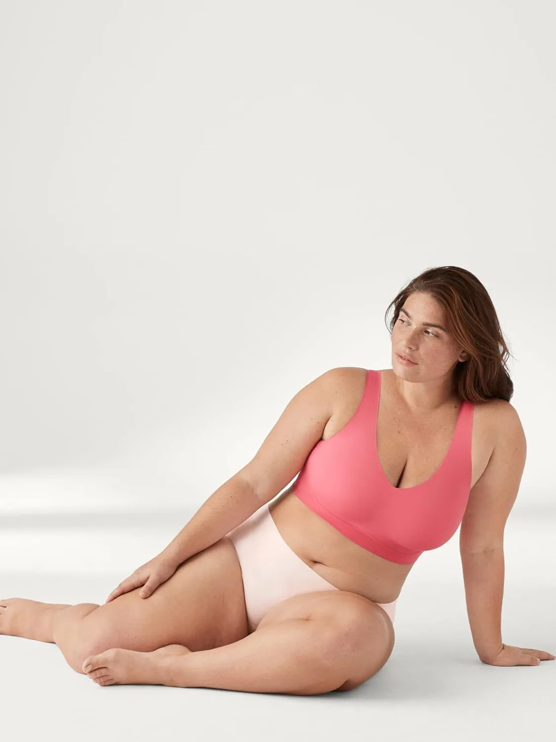True & Co Women's True Body Lift V Neck Bra with Soft Form Band