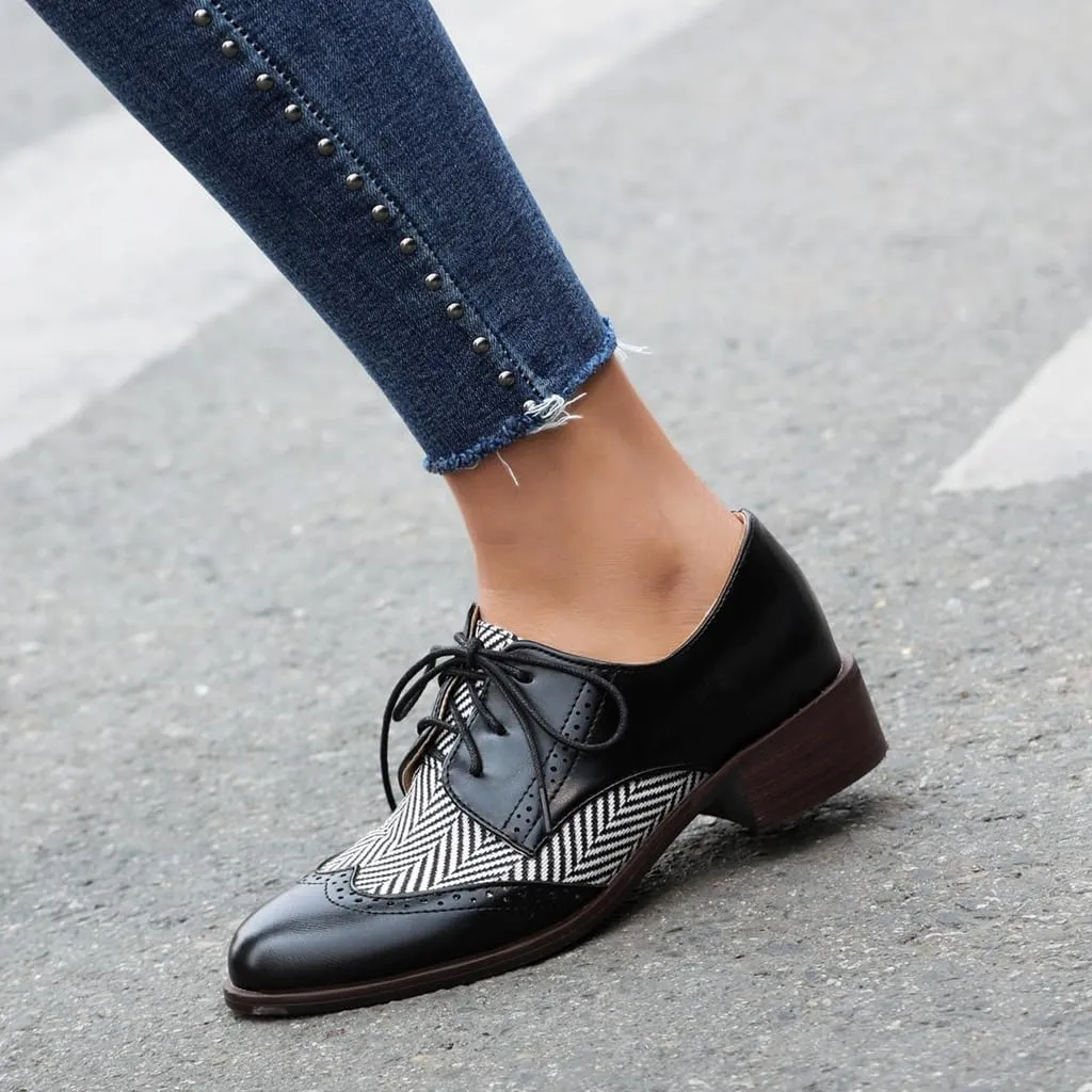 Women's Flat Low Heel Saddle Oxford Shoes Two Toned Wingtip Lace Up Perforated School Uniform Oxfords Brogues