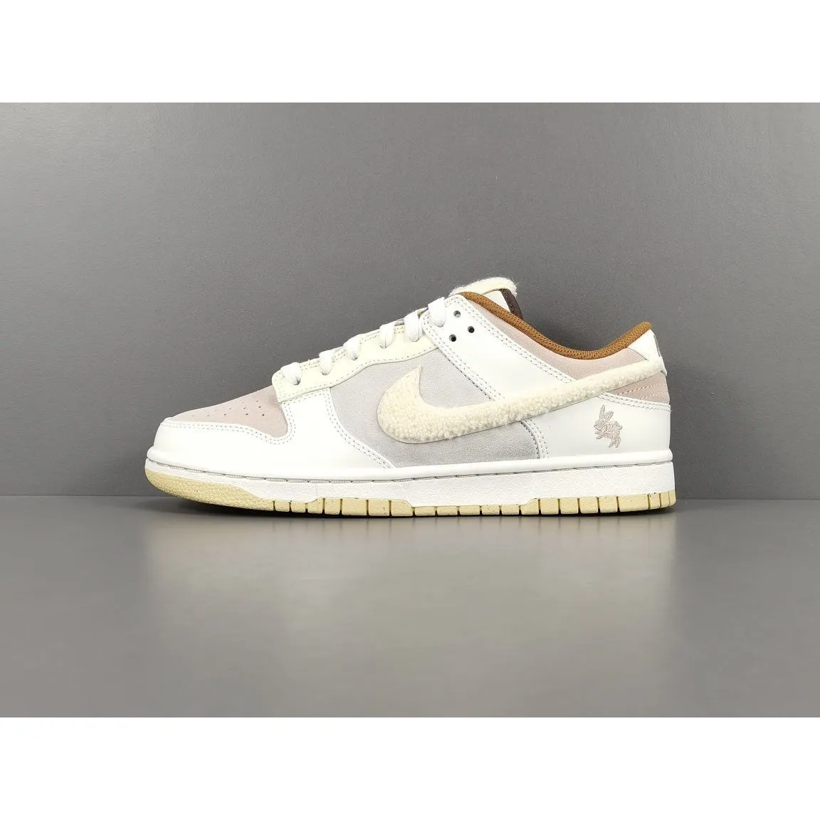 x THE YEAR NIKE Trackable RABBIT OF FOSSIL Excellent DUNK STONE